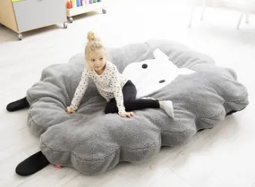 [MAXICOUSSINMOUTON] MAXI SCHAPENVACHT KUSSEN